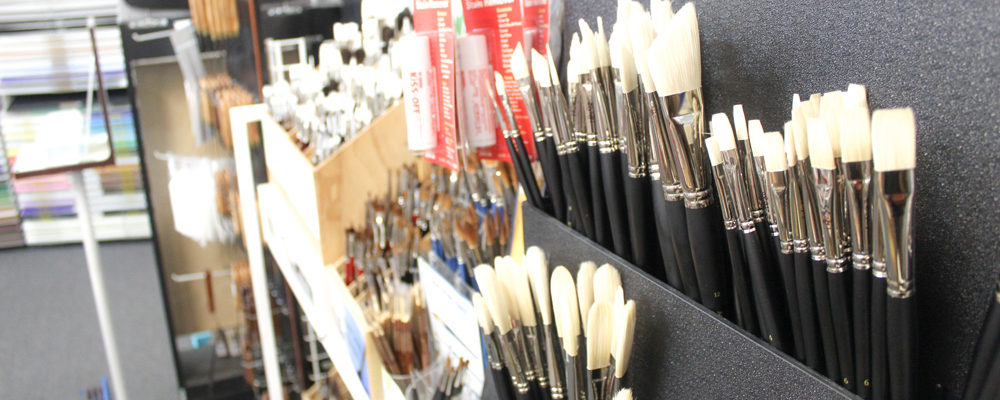 Brushes, Pallette Knives & Painting Accessories