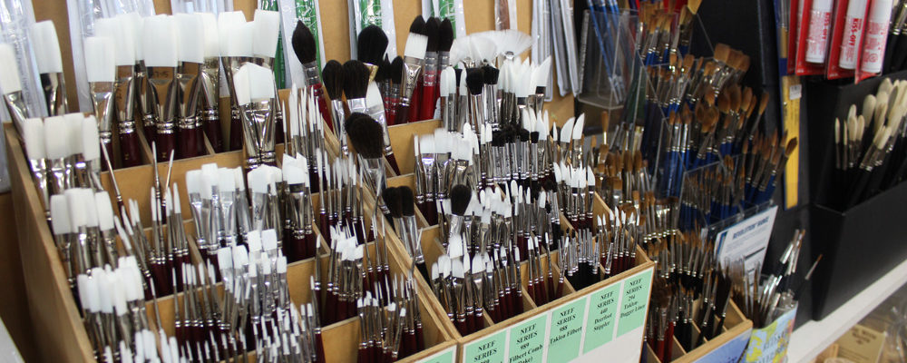 Brushes, Pallette Knives & Painting Accessories